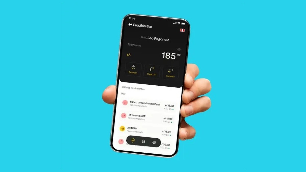 The PagoEfectivo wallet app on a phone, showing the balance and recent movements.